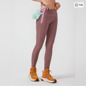 Outdoor Voices Snacks Leggings With Detachable Pouch